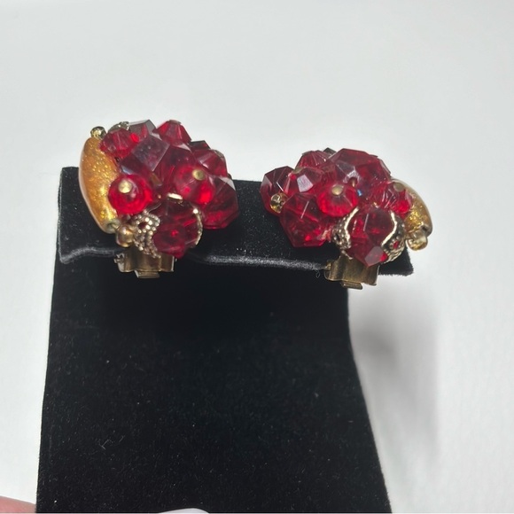 Western Germany vintage acrylic and enamel clip on earrings - Picture 4 of 7